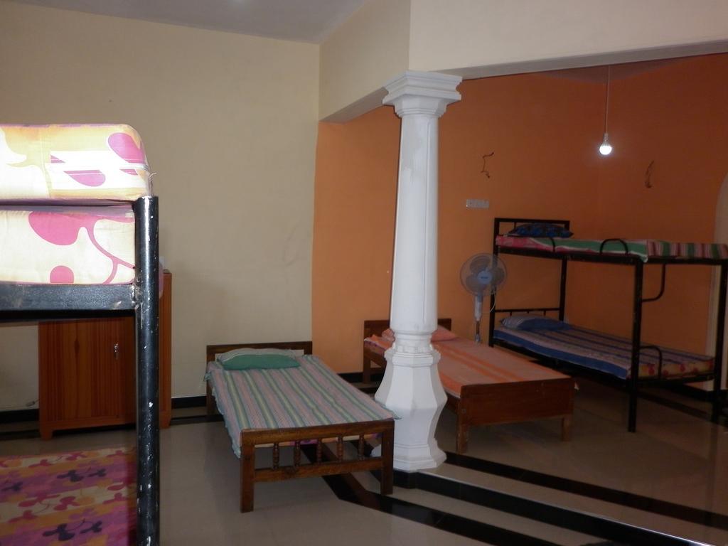 Seetha'S Hostel Негомбо Стая снимка