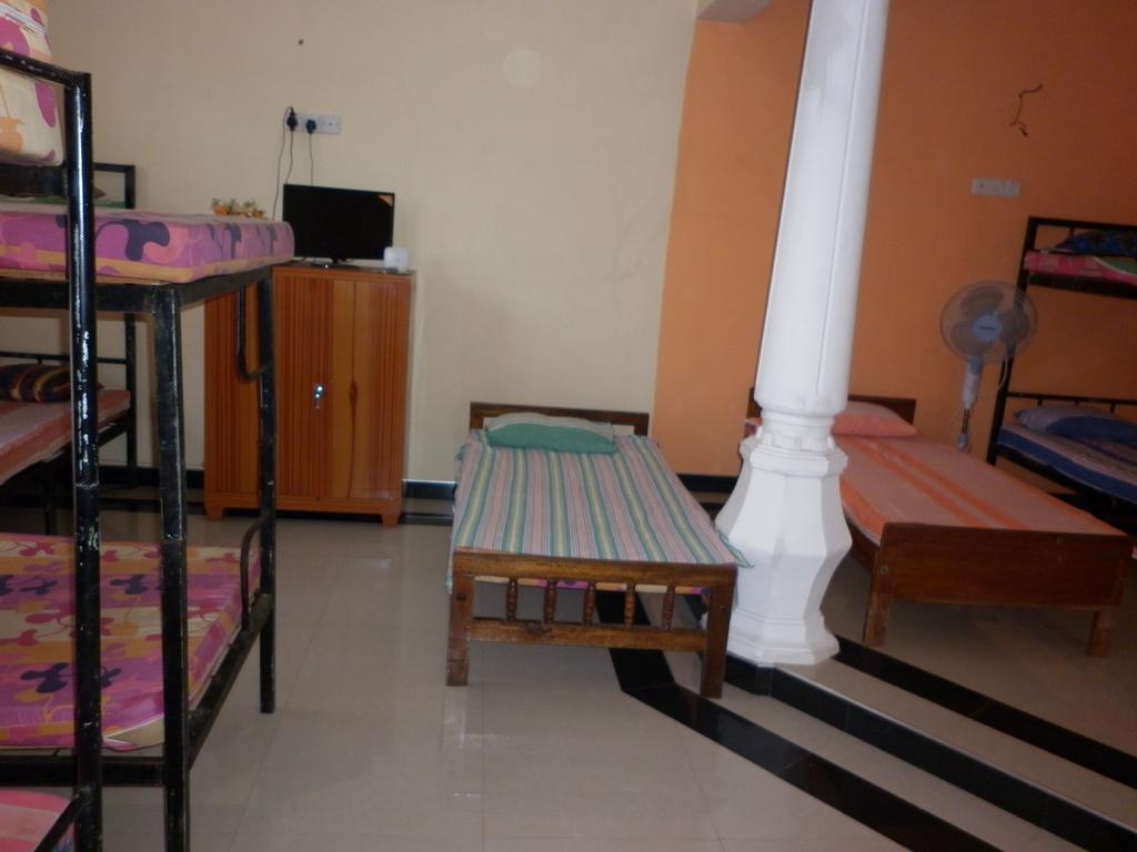 Seetha'S Hostel Негомбо Стая снимка