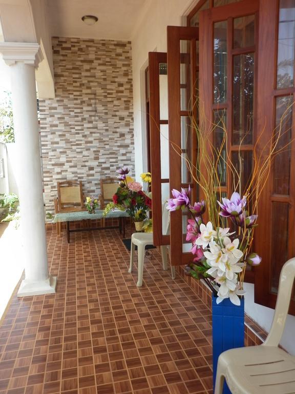 Seetha'S Hostel Негомбо Екстериор снимка
