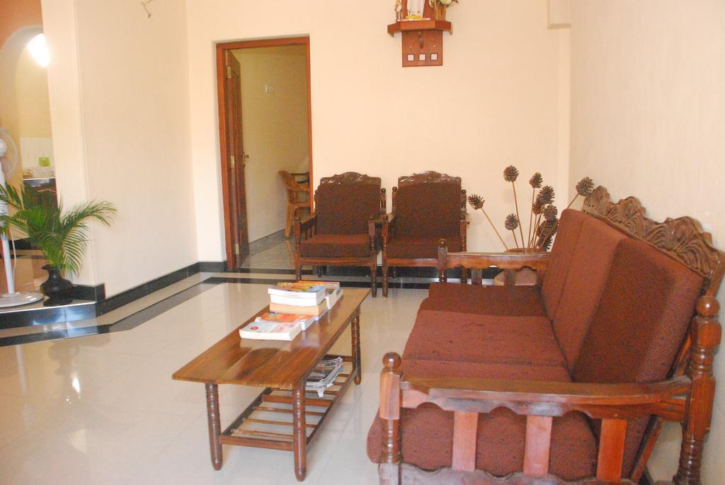 Seetha'S Hostel Негомбо Екстериор снимка