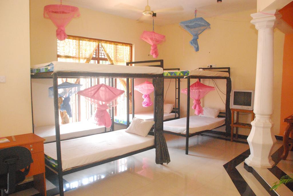 Seetha'S Hostel Негомбо Екстериор снимка