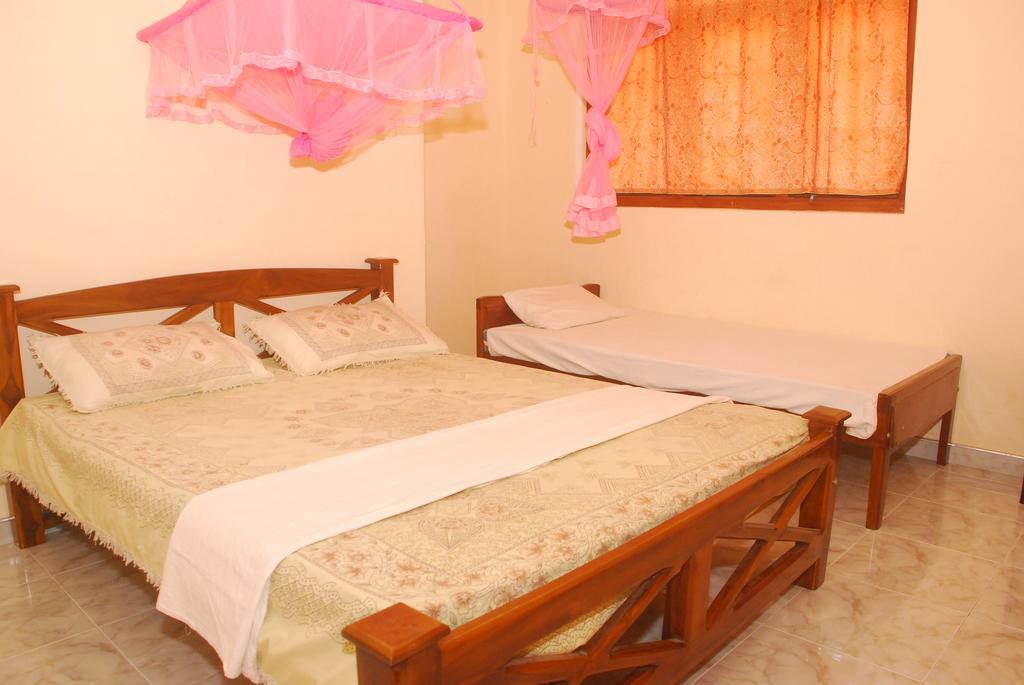 Seetha'S Hostel Негомбо Екстериор снимка